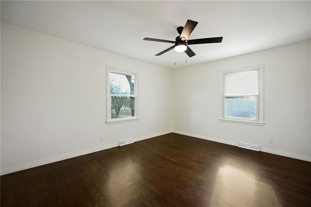 809 Swope Drive, Independence, MO 64056