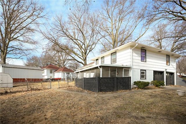 809 Swope Drive, Independence, MO 64056