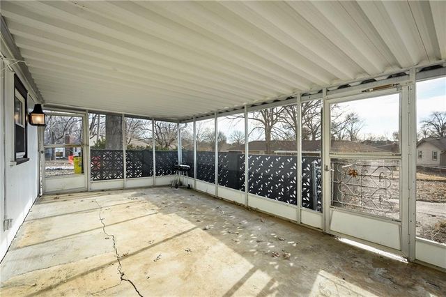 809 Swope Drive, Independence, MO 64056