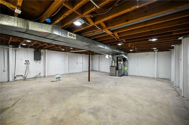 809 Swope Drive, Independence, MO 64056