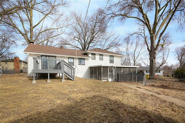 809 Swope Drive, Independence, MO 64056