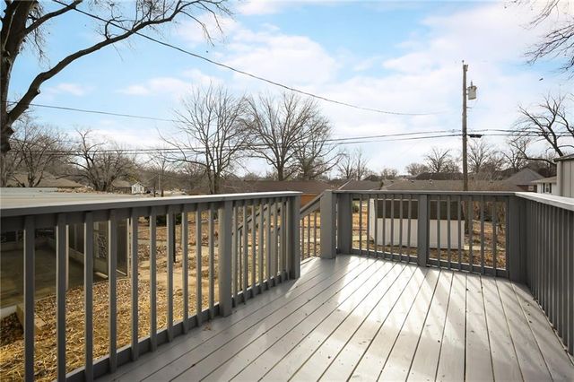 809 Swope Drive, Independence, MO 64056