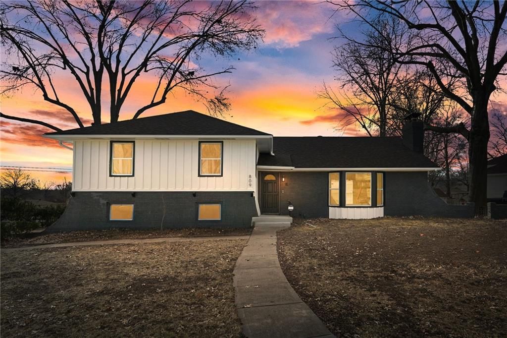 809 Swope Drive, Independence, MO 64056