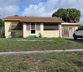 1115 Colonial Road, Fort Pierce, FL 34950