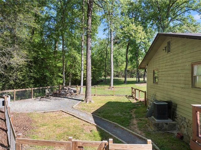 980 W Slate Mine Road, Denton, NC 27239