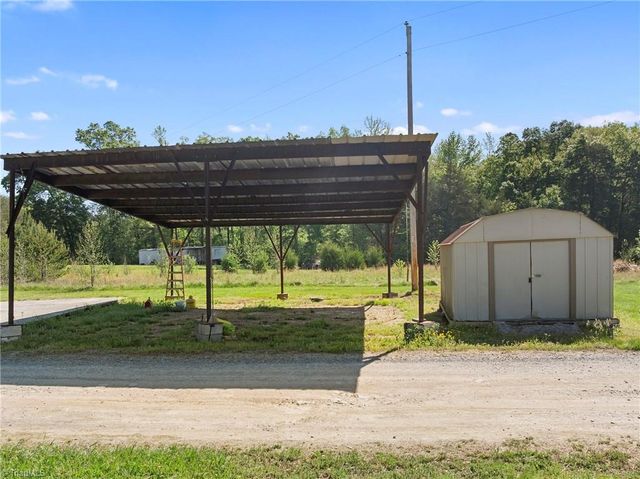 980 W Slate Mine Road, Denton, NC 27239