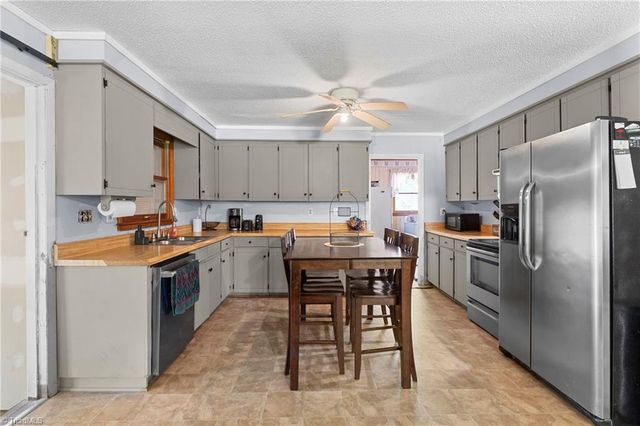 980 W Slate Mine Road, Denton, NC 27239