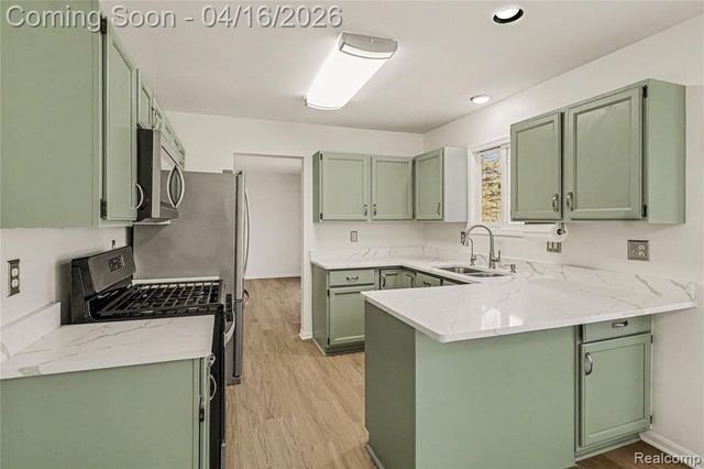 5238 Kristi Lane, Commerce Twp, MI 48382