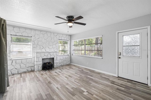206 N GUNLOCK AVENUE, Tampa, FL 33609