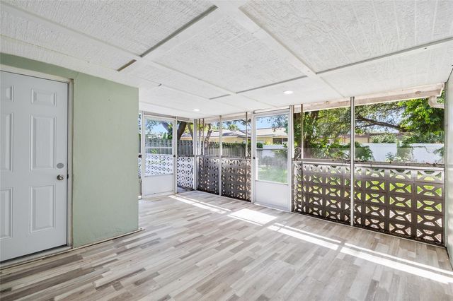 206 N GUNLOCK AVENUE, Tampa, FL 33609