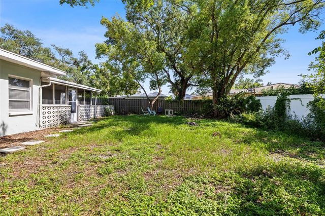 206 N GUNLOCK AVENUE, Tampa, FL 33609