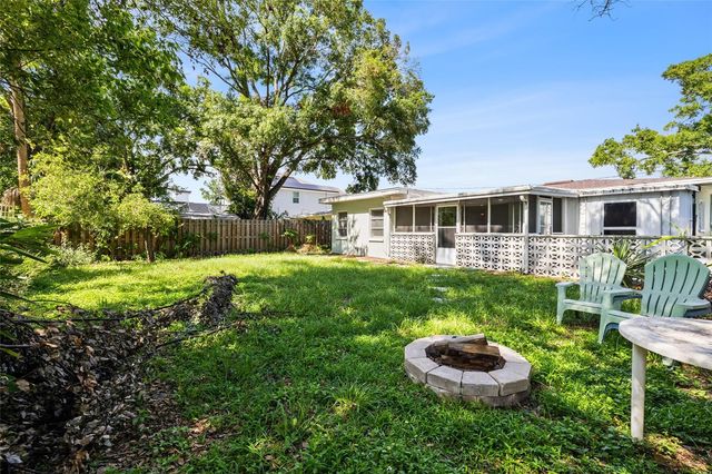 206 N GUNLOCK AVENUE, Tampa, FL 33609