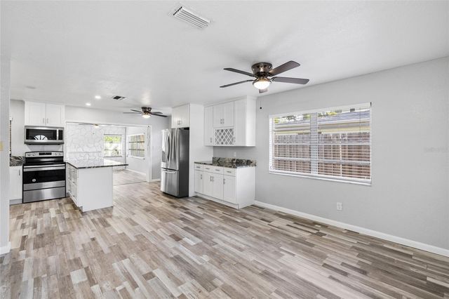 206 N GUNLOCK AVENUE, Tampa, FL 33609