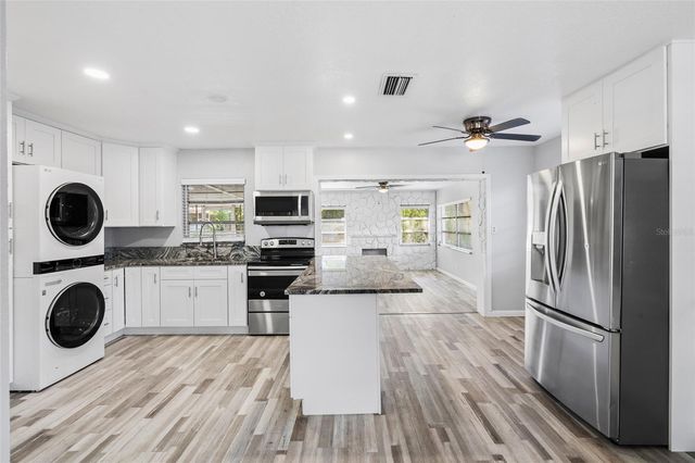 206 N GUNLOCK AVENUE, Tampa, FL 33609