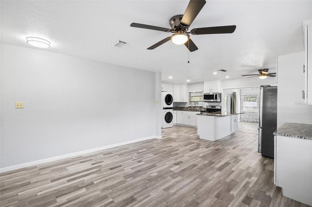 206 N GUNLOCK AVENUE, Tampa, FL 33609