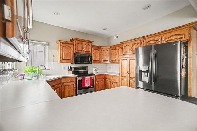 17897 W 163RD Terrace, Olathe, KS 66062