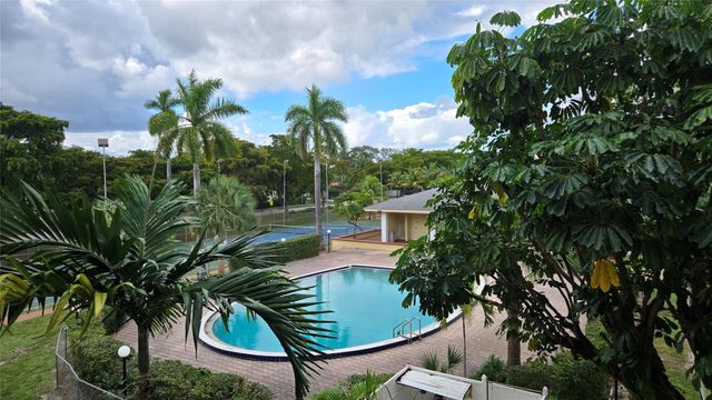 11905 NE 2nd Ave C307, North Miami, FL 33161