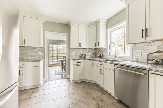 135 Maplewood Avenue, Ogden, NY 14559