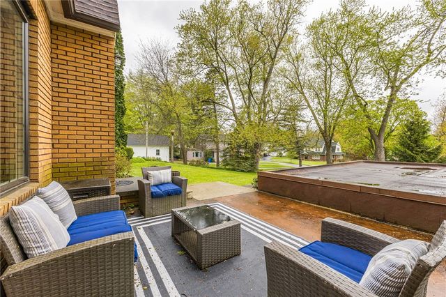 135 Maplewood Avenue, Ogden, NY 14559