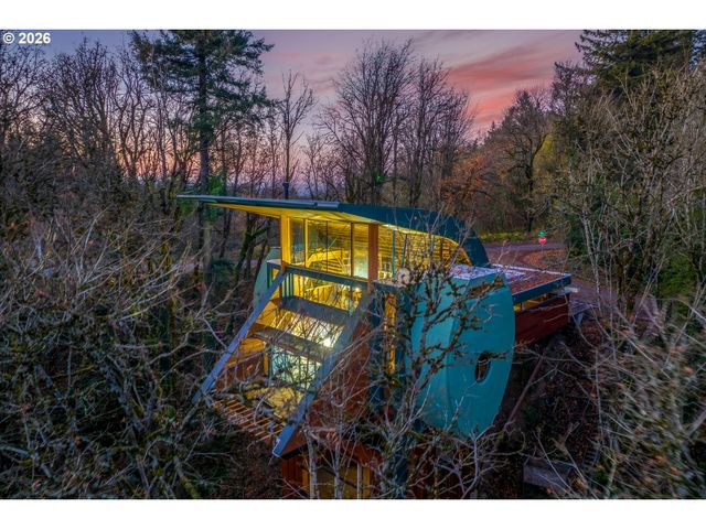 216 Nw ROYAL Blvd, Portland, OR 97210