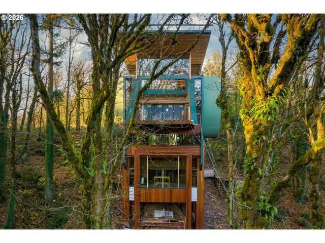 216 Nw ROYAL Blvd, Portland, OR 97210