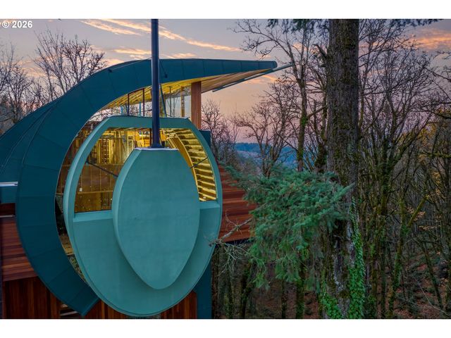 216 Nw ROYAL Blvd, Portland, OR 97210