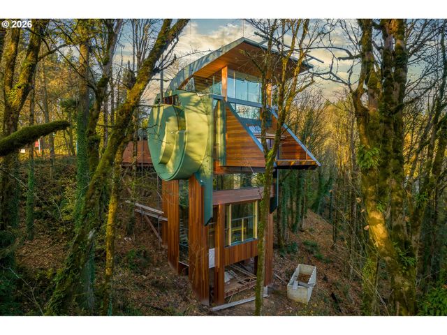 216 Nw ROYAL Blvd, Portland, OR 97210