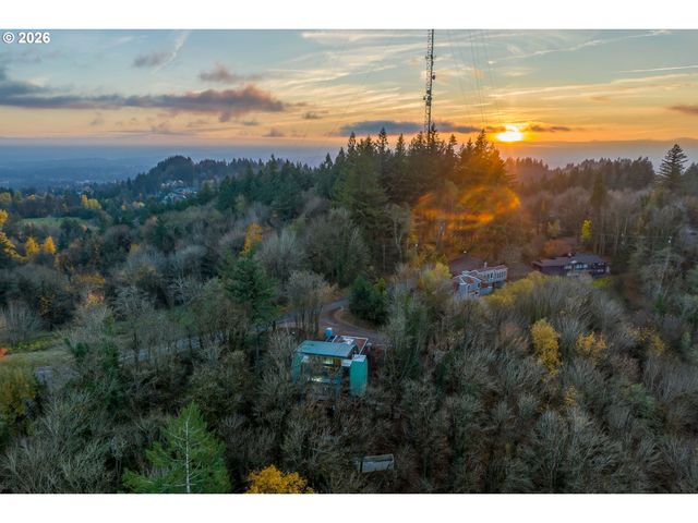 216 Nw ROYAL Blvd, Portland, OR 97210