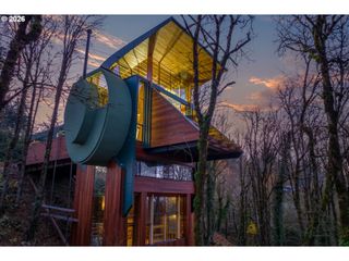 216 Nw ROYAL Blvd, Portland, OR 97210