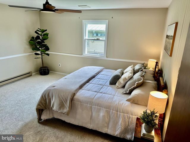 1329 MEADOW LN, Perkasie, PA 18944