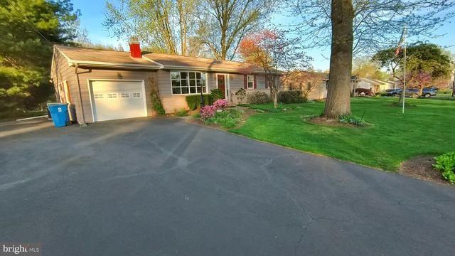 1329 MEADOW LN, Perkasie, PA 18944