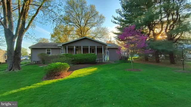 1329 MEADOW LN, Perkasie, PA 18944