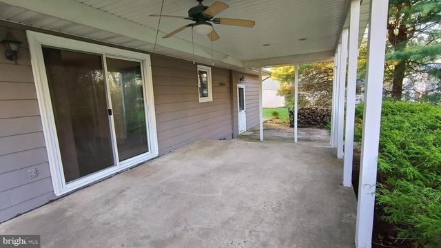 1329 MEADOW LN, Perkasie, PA 18944