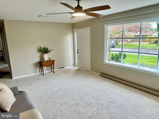 1329 MEADOW LN, Perkasie, PA 18944