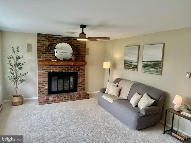 1329 MEADOW LN, Perkasie, PA 18944