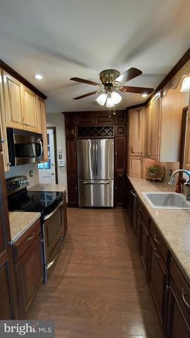 1329 MEADOW LN, Perkasie, PA 18944