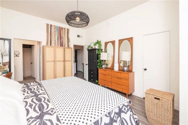 15045 Nordhoff, North Hills, CA 91343