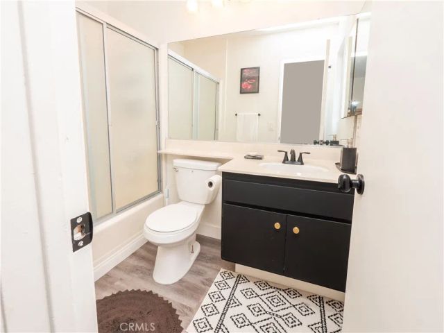 15045 Nordhoff, North Hills, CA 91343