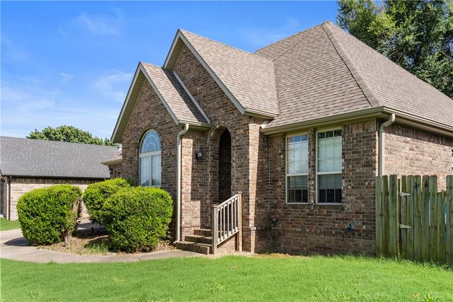 1513 Counts Drive, Springdale, AR 72764