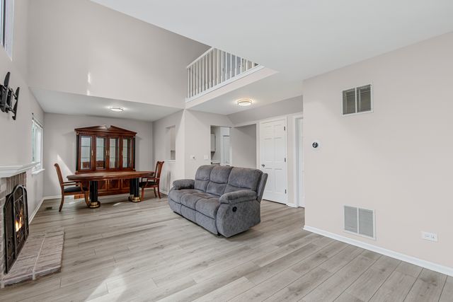 1848 Princeton Court, Gurnee, IL 60031