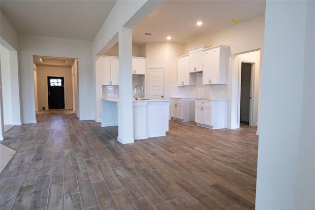 8319 Amber Summit Lane, Angleton, TX 77515