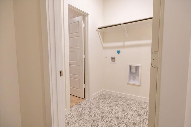 8319 Amber Summit Lane, Angleton, TX 77515