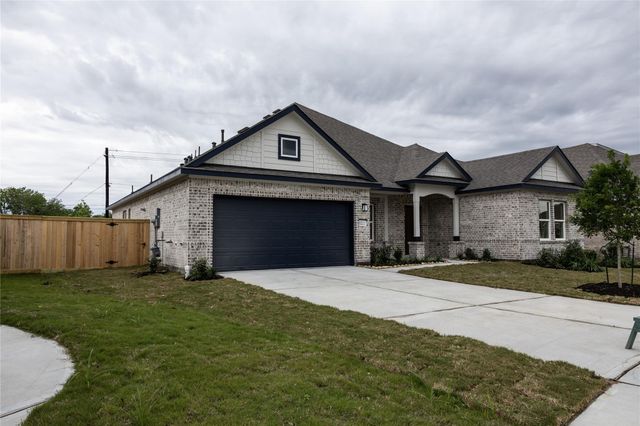 8319 Amber Summit Lane, Angleton, TX 77515