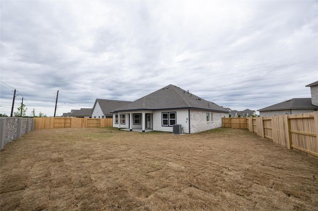 8319 Amber Summit Lane, Angleton, TX 77515