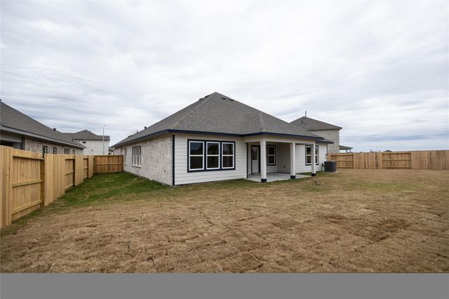8319 Amber Summit Lane, Angleton, TX 77515