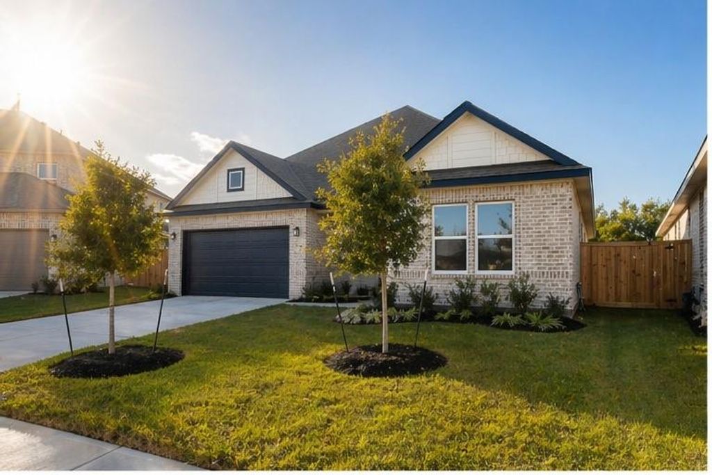 8319 Amber Summit Lane, Angleton, TX 77515