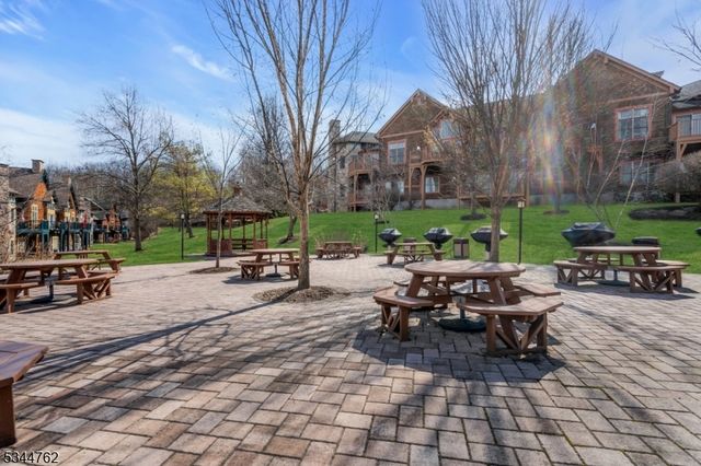 1 Pine Cres 12, Vernon Twp., NJ 07462