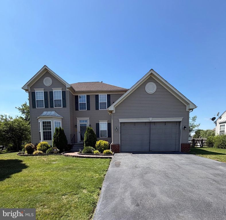 Image 2 of property listing at 50 E BRAEBURN DR, Smyrna, DE 19977