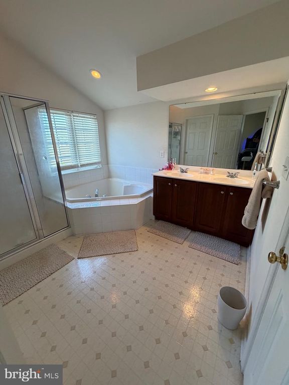 Image 36 of property listing at 50 E BRAEBURN DR, Smyrna, DE 19977
