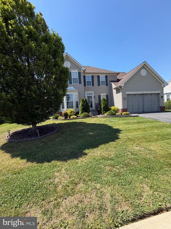 Image 5 of property listing at 50 E BRAEBURN DR, Smyrna, DE 19977